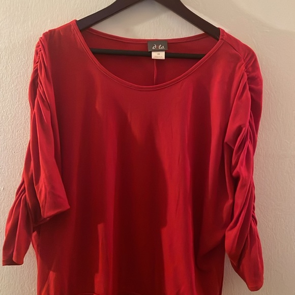 Women’s top - Picture 3 of 5